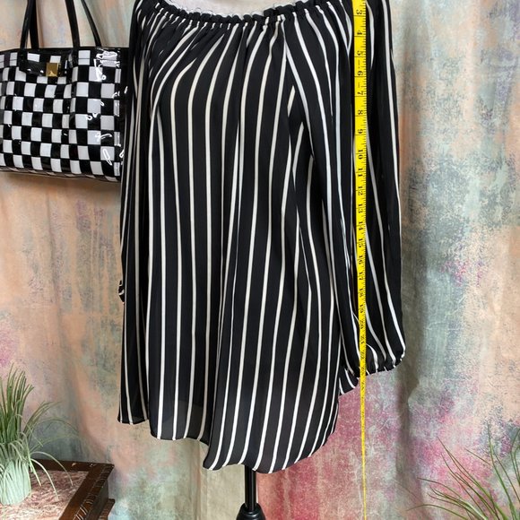 📌Violet & Claire Striped Carmen Style Blouse with 3/4 cold shoulder Sleeves - Picture 4 of 12